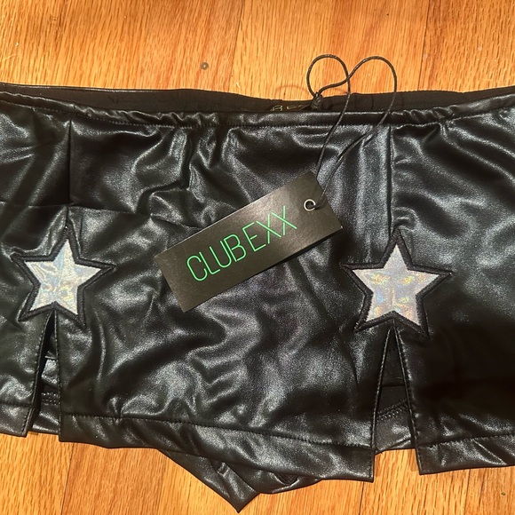 Dolls Kill Pants - Dolls Kill Club Exx NWT XXS 
SHOOTING STARS MICRO faux leather SKORT